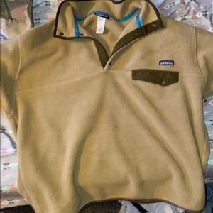patagoinia fleese pull over